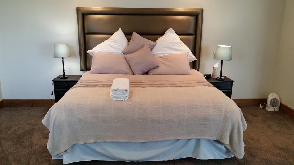 6 On Acacia Bed and Breakfast Johannesburg Kamer foto