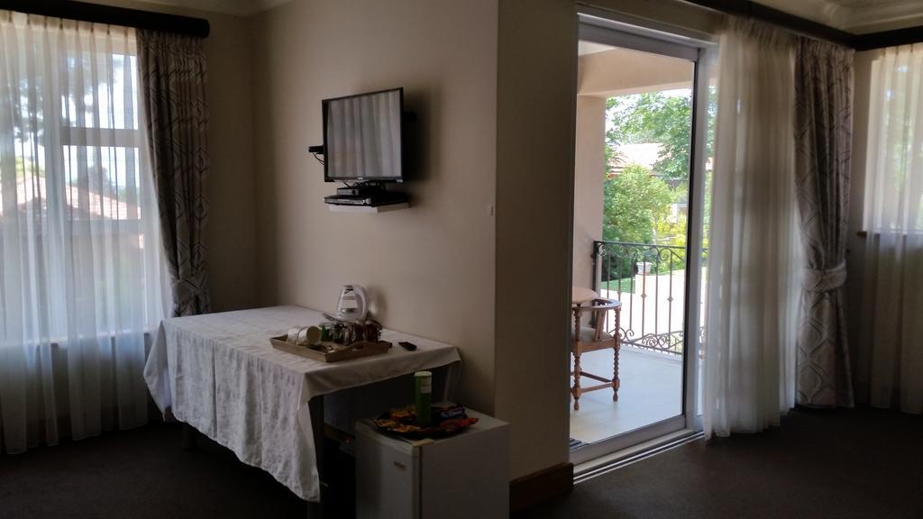 6 On Acacia Bed and Breakfast Johannesburg Buitenkant foto