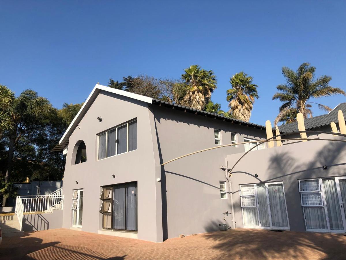 6 On Acacia Bed and Breakfast Johannesburg Buitenkant foto